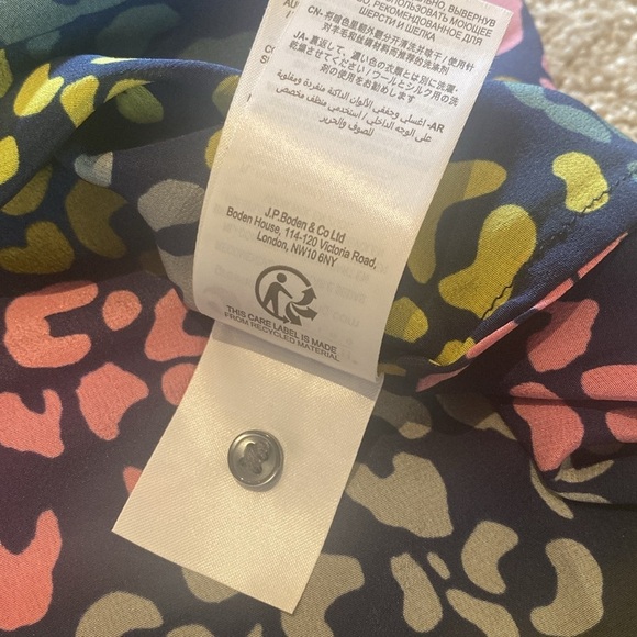 BODEN Silk Button Down Shirt Rainbow Geo Animal AOP Navy Yellow Pink Gray M - Picture 5 of 9